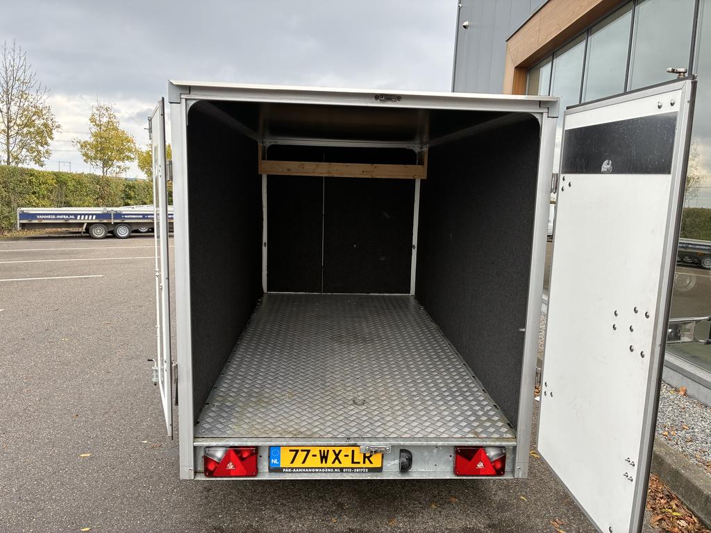 Tweedehands Easyline Gesloten aanhangwagen geremd 300x147x150 1500kg 2020